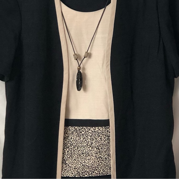 Liz Baker Women’s Black, Tan, Leopard Print and White Jacket Top Size 14 - Picture 3 of 10